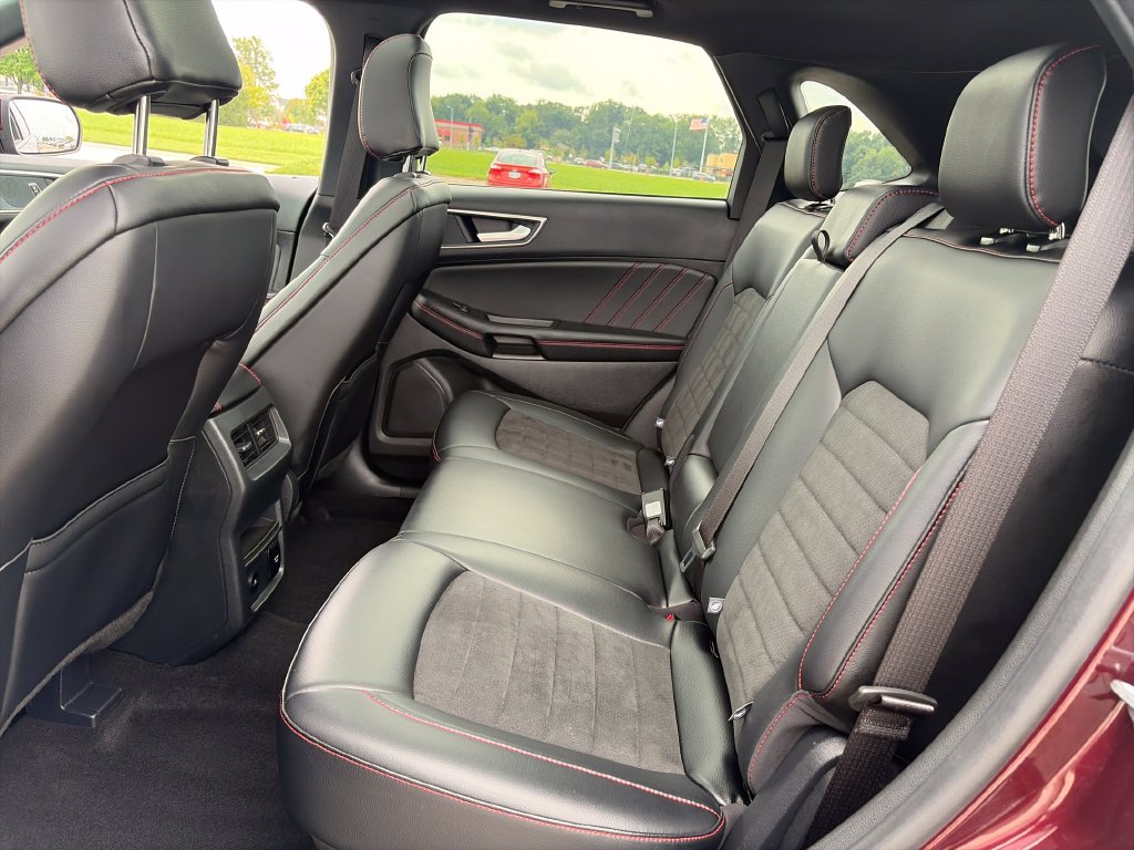 Used 2024 Ford Edge ST-Line AWD/4WD image 28