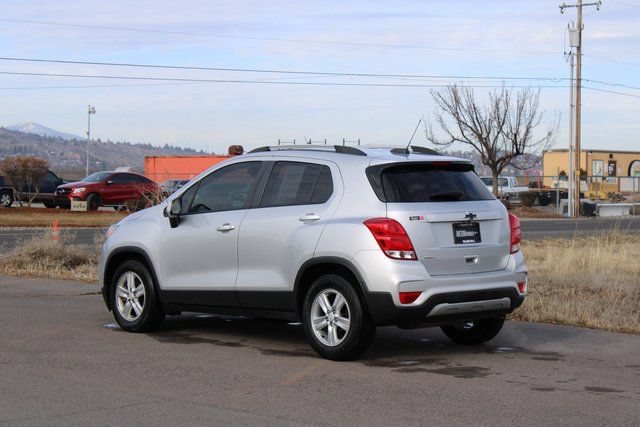 Used 2022 Chevrolet Trax LT w/ LT Convenience Package FWD image 4