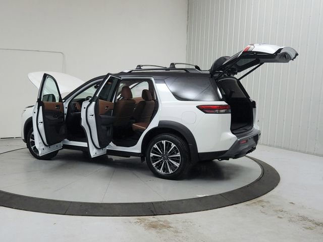 New 2026 Nissan Pathfinder Platinum w/ Cargo Package AWD/4WD image 13