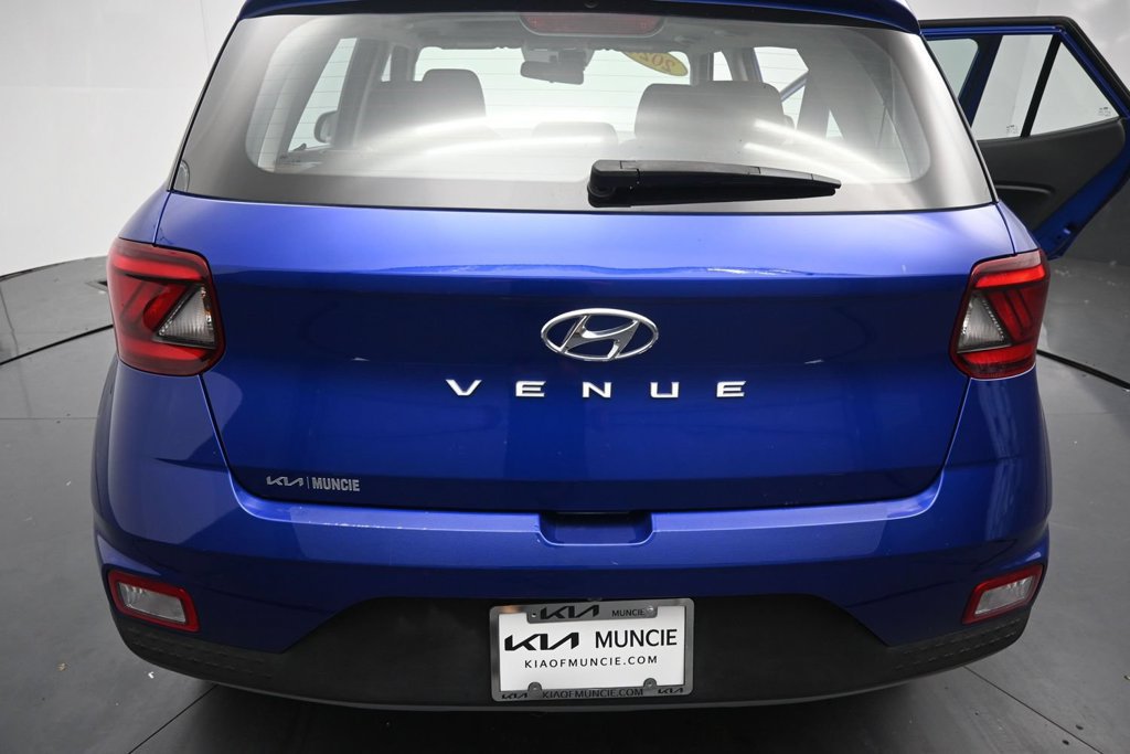 Used 2024 Hyundai Venue SEL FWD image 9