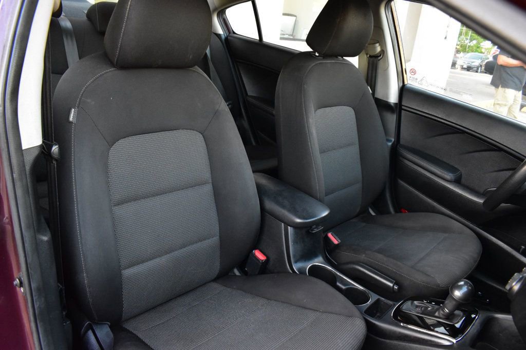 Used 2018 Kia Forte LX image 15