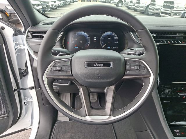New 2025 Jeep Grand Cherokee Limited w/ Luxury Tech Group II AWD/4WD image 9