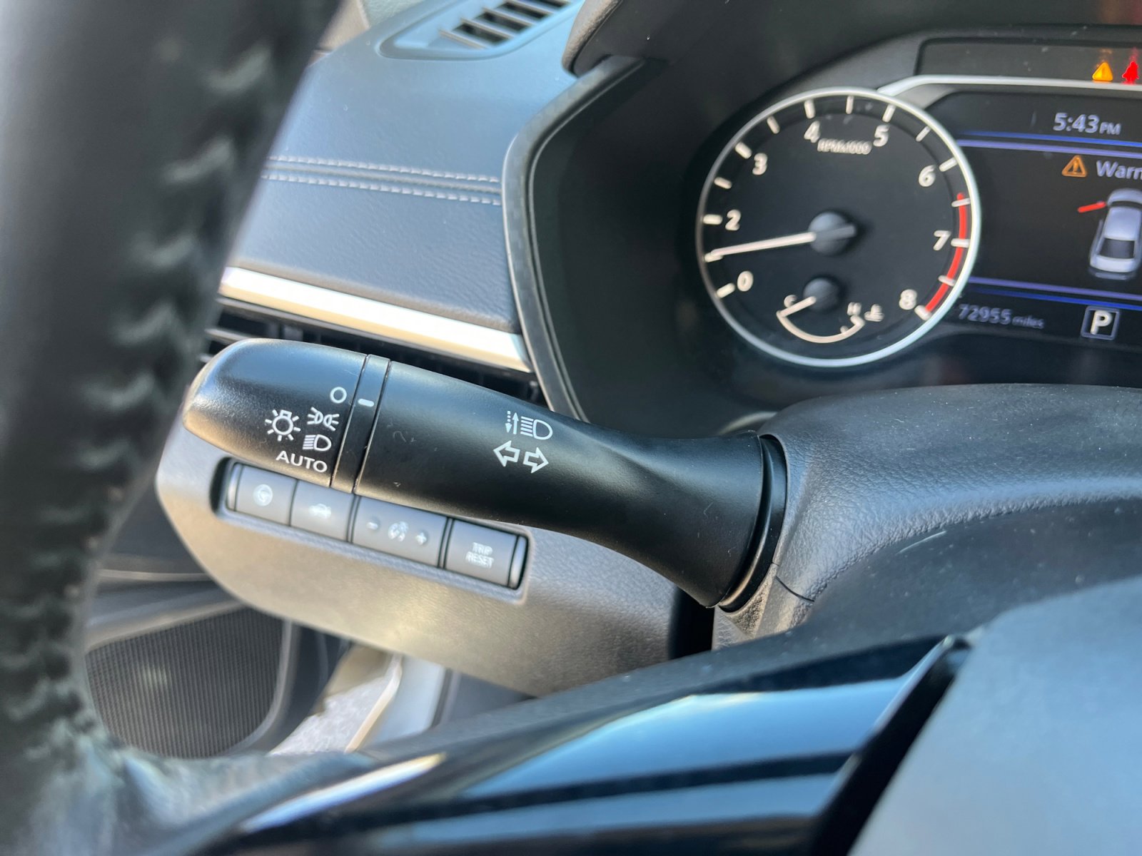 Used 2021 Nissan Altima 2.5 SV w/ SV Premium Package image 12