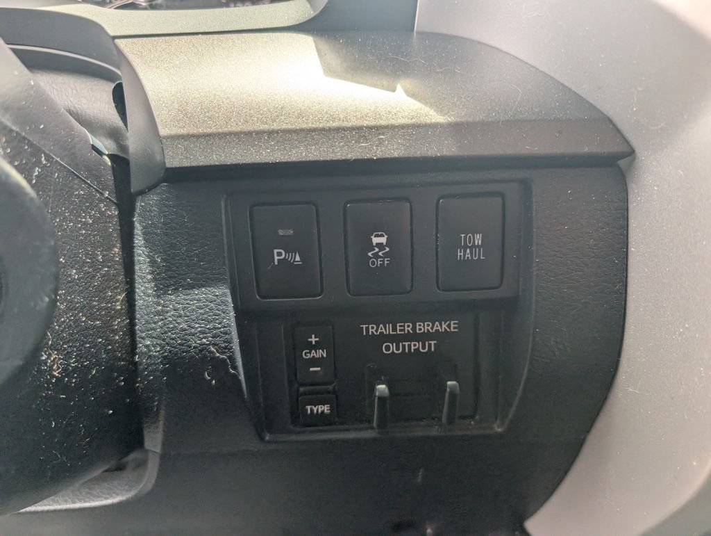 Used 2017 Toyota Tundra SR5 AWD/4WD image 16