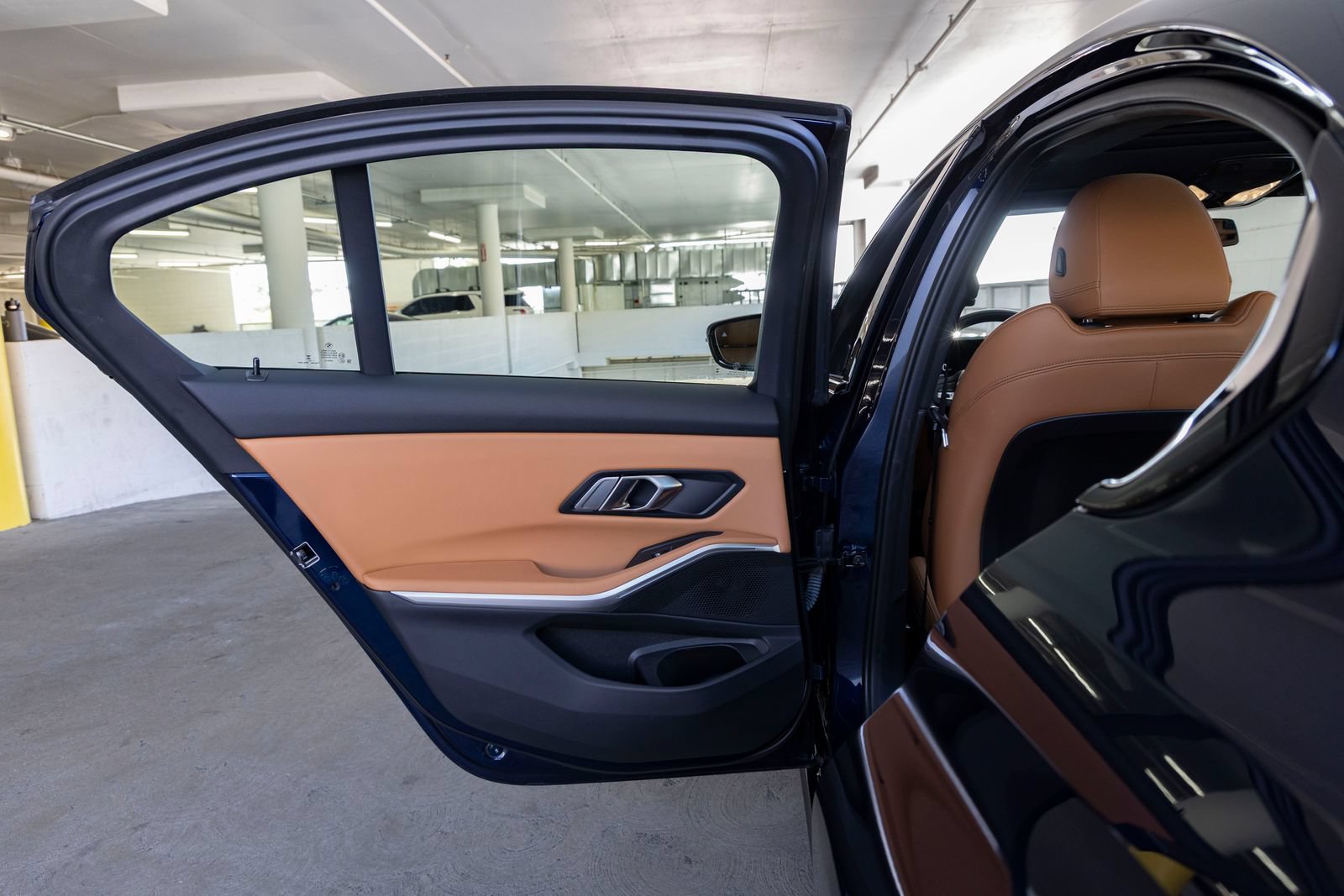 Certified 2023 BMW 330i Sedan w/ Parking Assistance Package RWD image 20