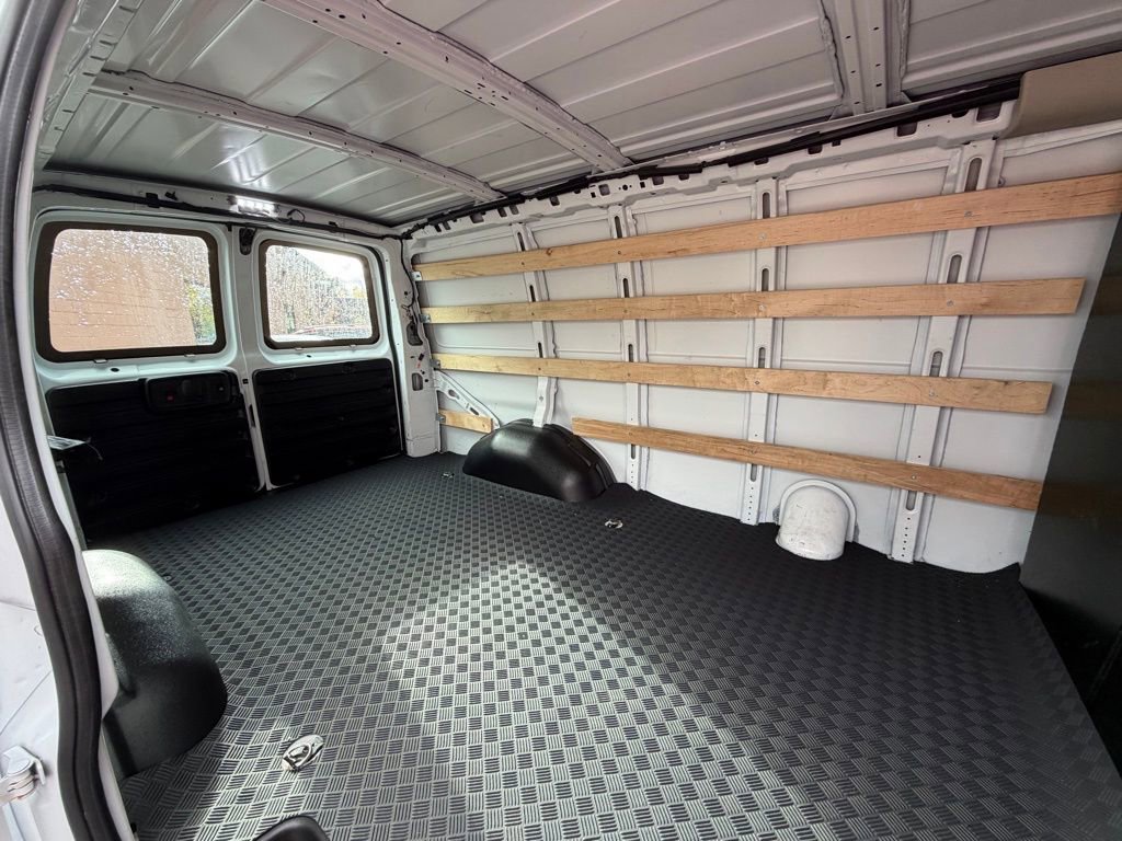 Used 2024 GMC Savana 2500 w/ Driver Convenience Package image 21