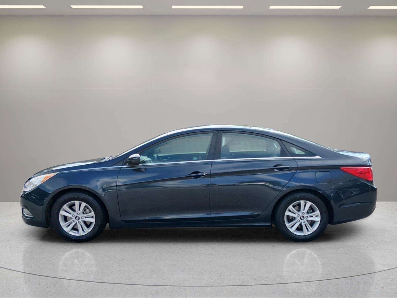 Used 2013 Hyundai Sonata GLS w/ Popular Equipment Pkg FWD image 2