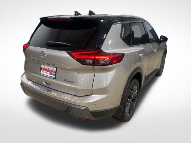 Certified 2025 Nissan Rogue SL w/ Tech Package image 5