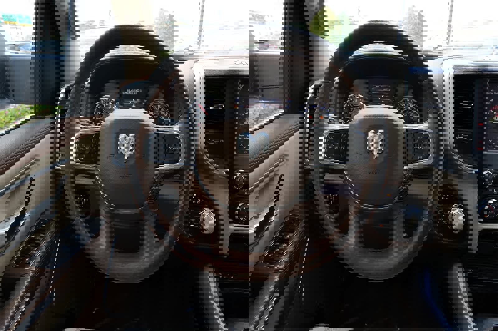 Used 2019 RAM 1500 Laramie image 8