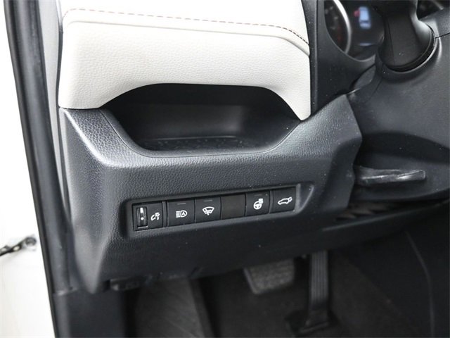 Used 2020 Toyota RAV4 XLE Premium image 17