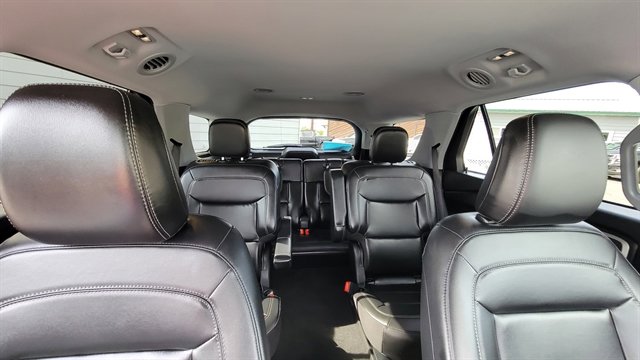 Used 2022 Ford Explorer XLT w/ Equipment Group 202A image 40