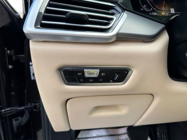 Used 2022 BMW X5 xDrive40i w/ Premium Package AWD/4WD image 21