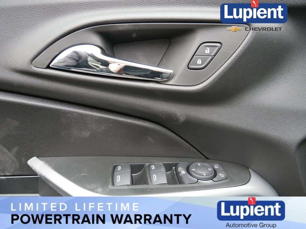 New 2026 Chevrolet Trax RS w/ Sunroof Package image 16