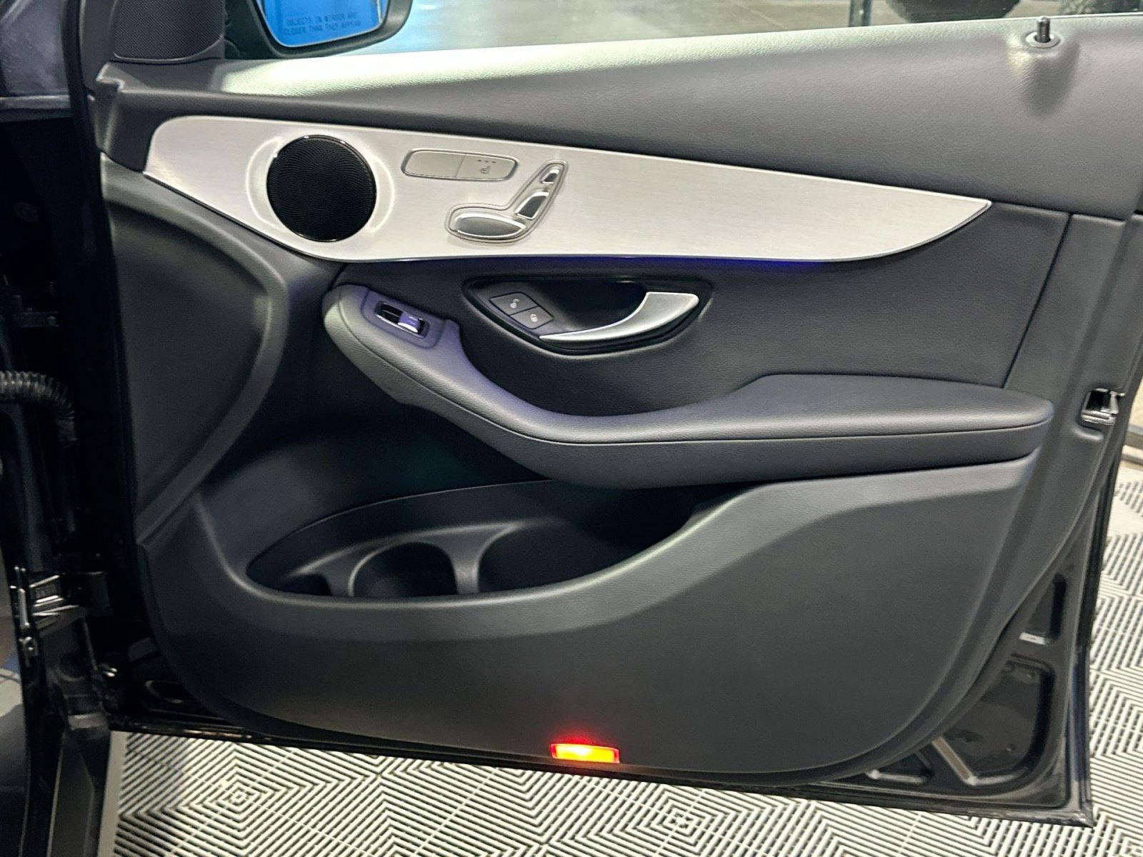 Used 2022 Mercedes-Benz GLC 300 4MATIC image 37