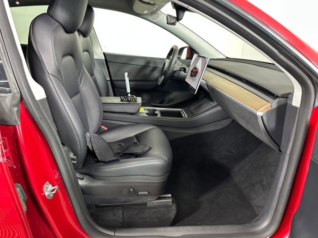 Used 2022 Tesla Model Y Long Range image 30