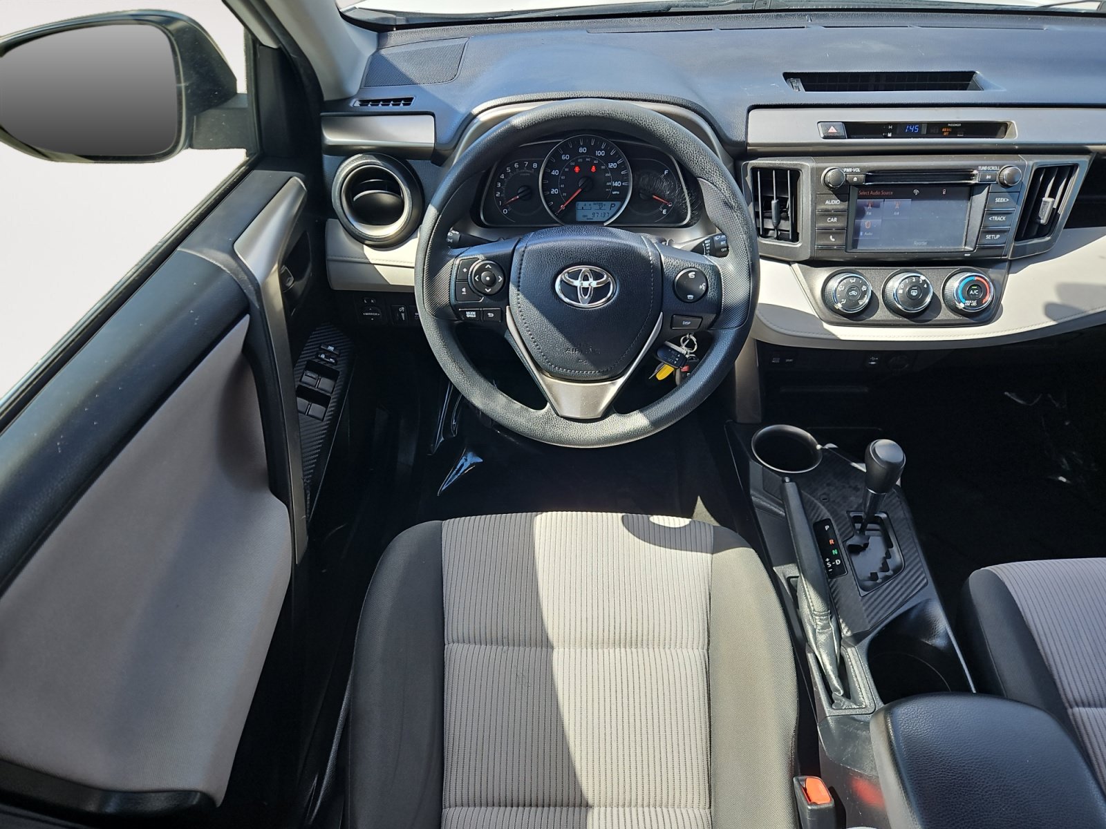 Used 2014 Toyota RAV4 LE FWD image 10