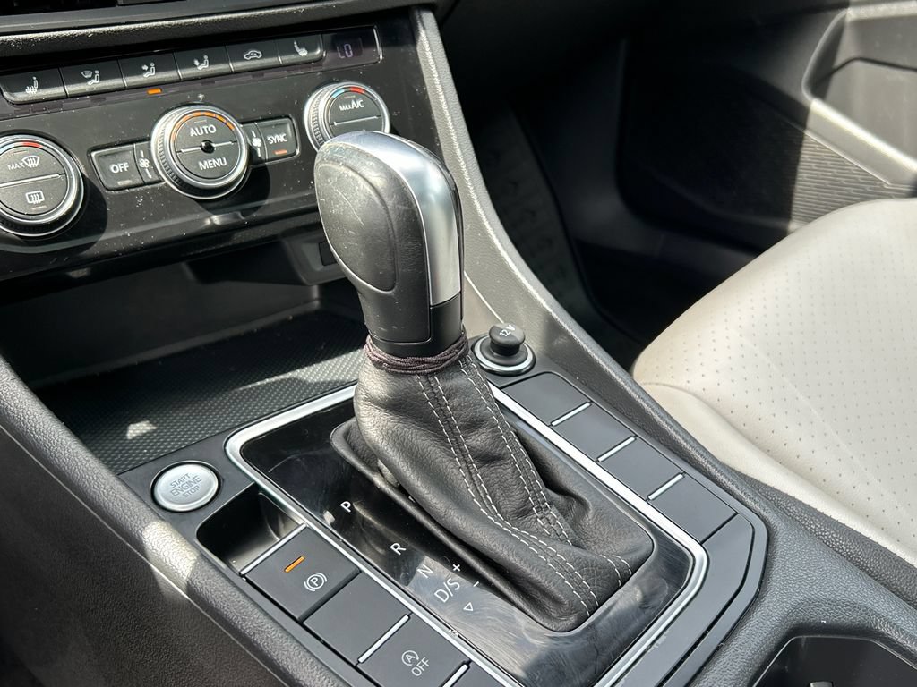 Used 2021 Volkswagen Jetta R-Line FWD image 18