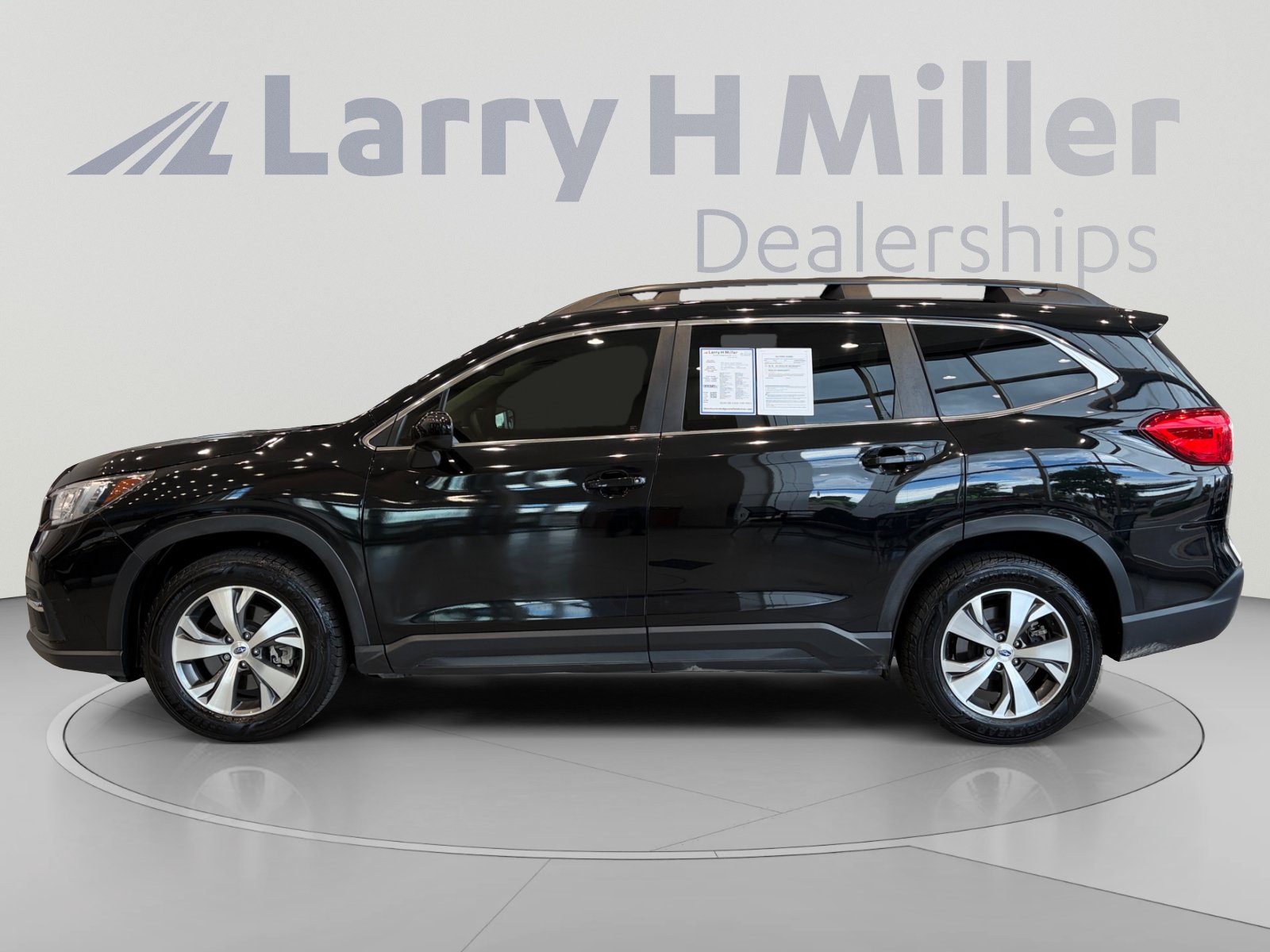 Used 2019 Subaru Ascent Premium AWD/4WD image 2
