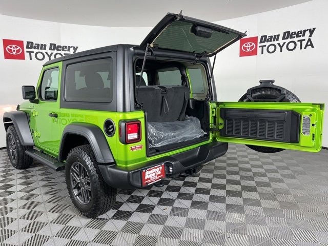 Used 2025 Jeep Wrangler Sport image 18