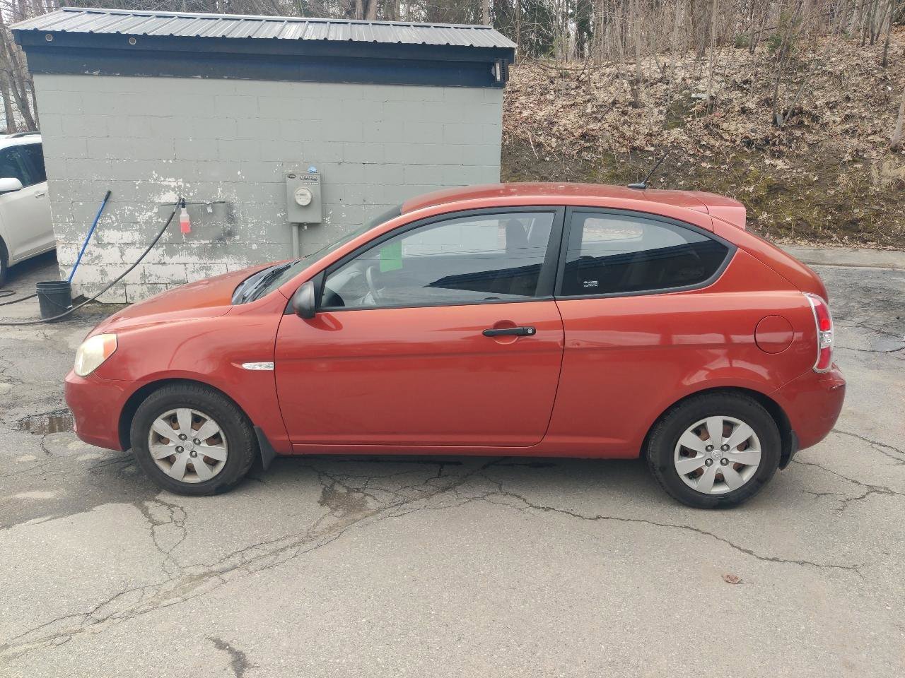 Used 2009 Hyundai Accent GS w/ Popular Equipment Pkg 2 image 3