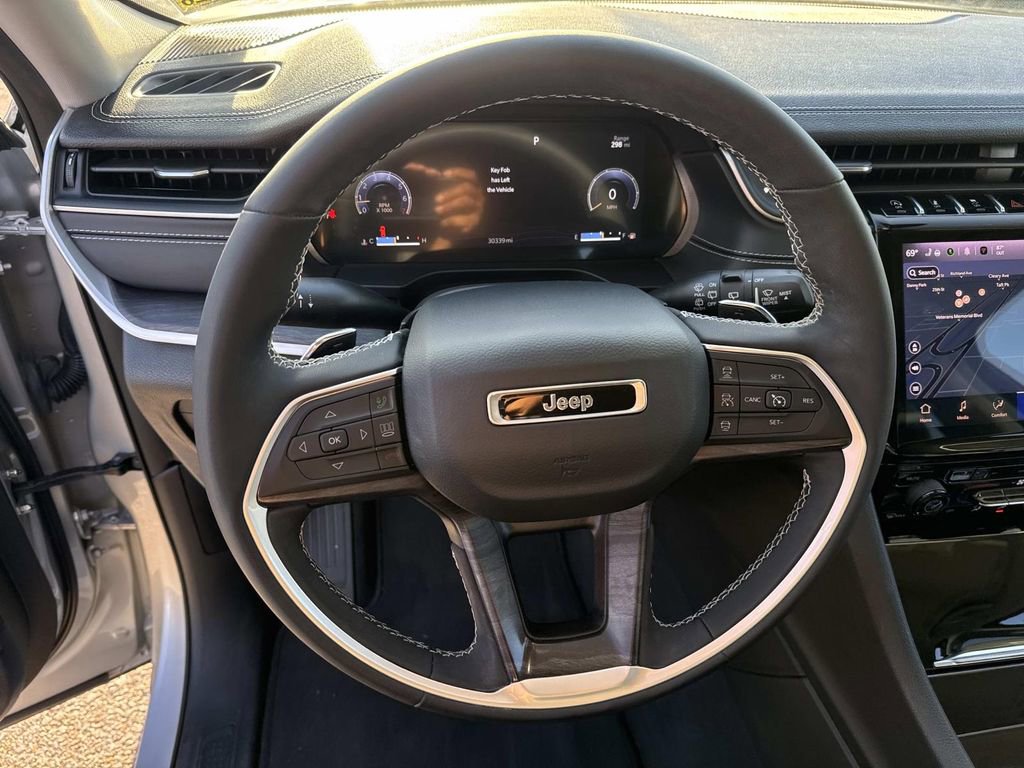 Used 2023 Jeep Grand Cherokee L Limited image 22