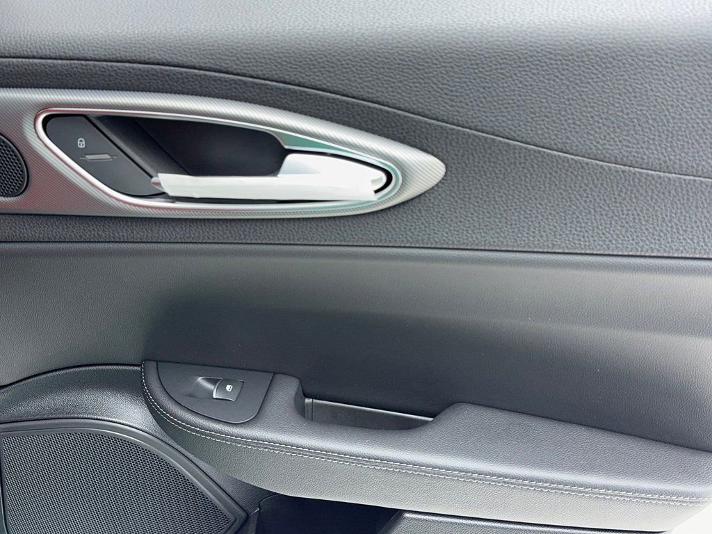 New 2025 Alfa Romeo Giulia Base image 48