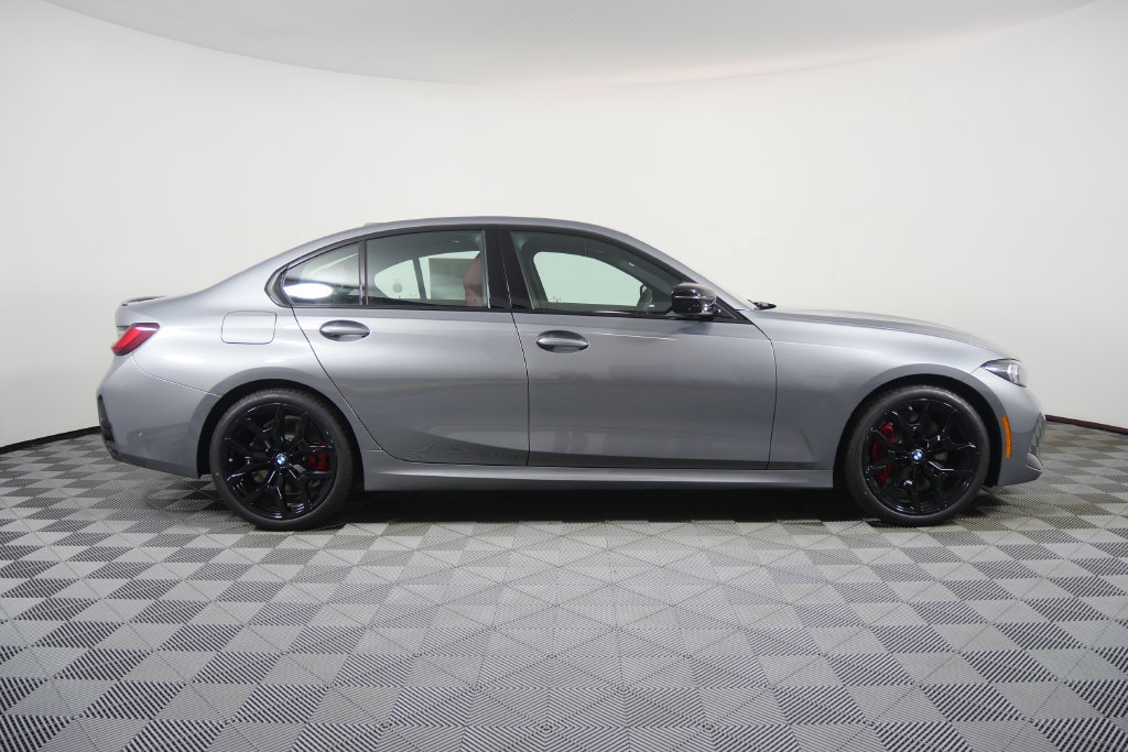 New 2026 BMW 330i Sedan w/ M Sport Package RWD image 3