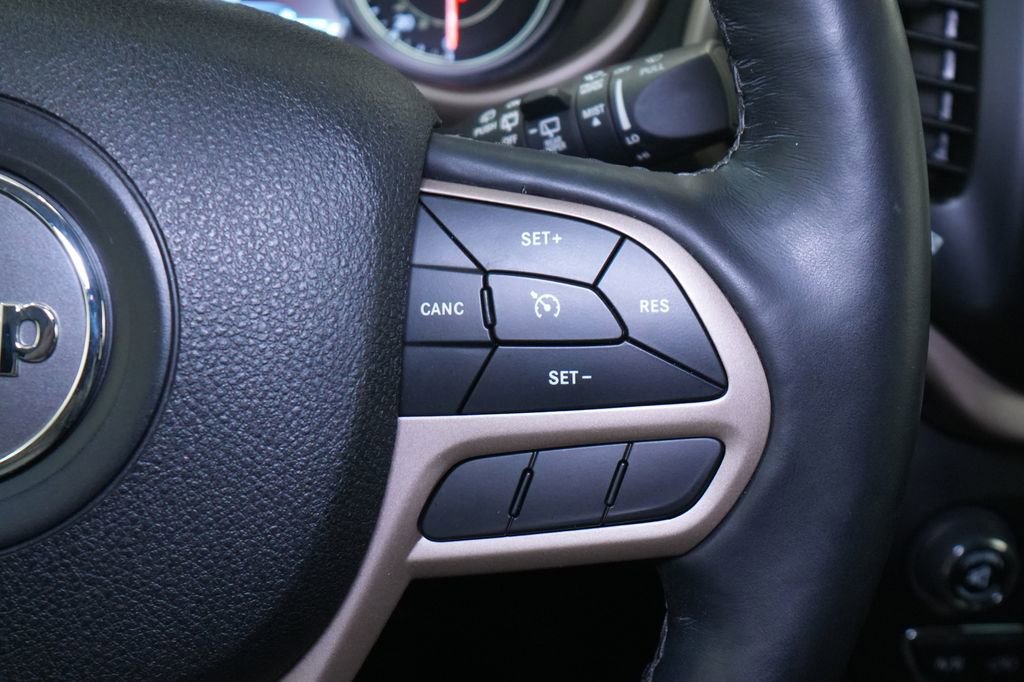 Used 2018 Jeep Cherokee Limited image 33