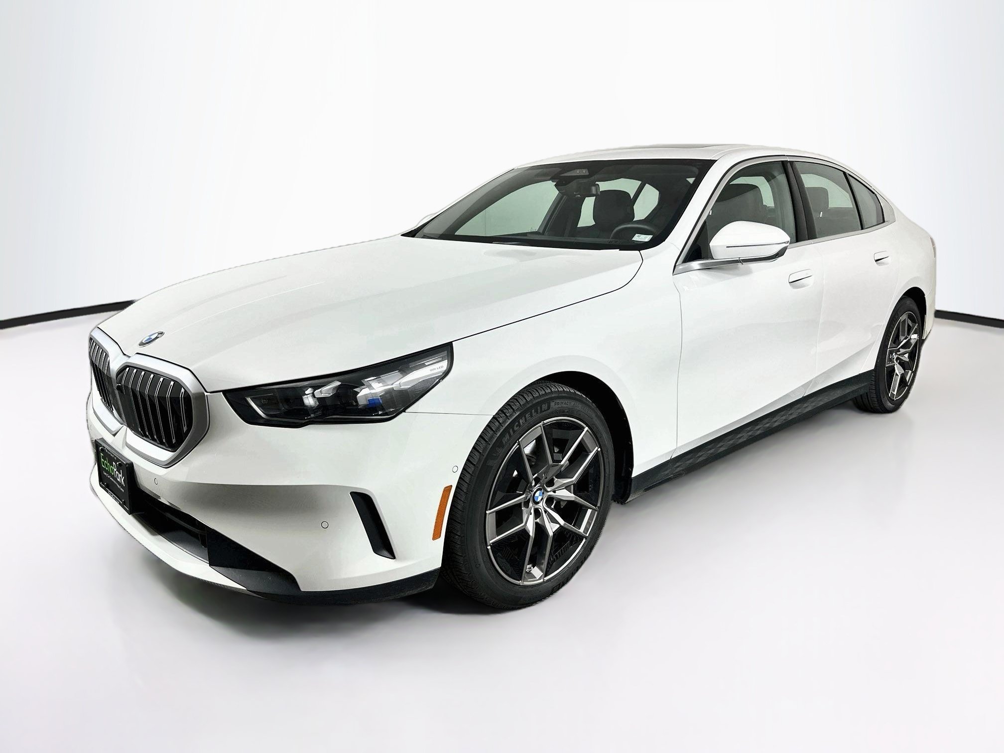 Used 2026 BMW 530i xDrive AWD/4WD image 3