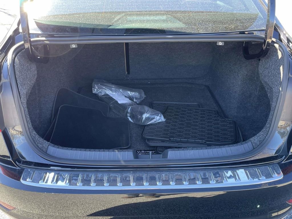 Used 2019 Volkswagen Jetta SEL image 10