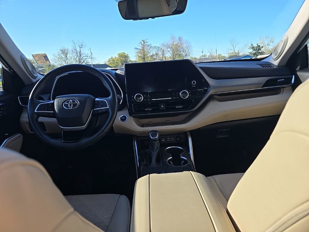 Used 2023 Toyota Highlander Limited image 35