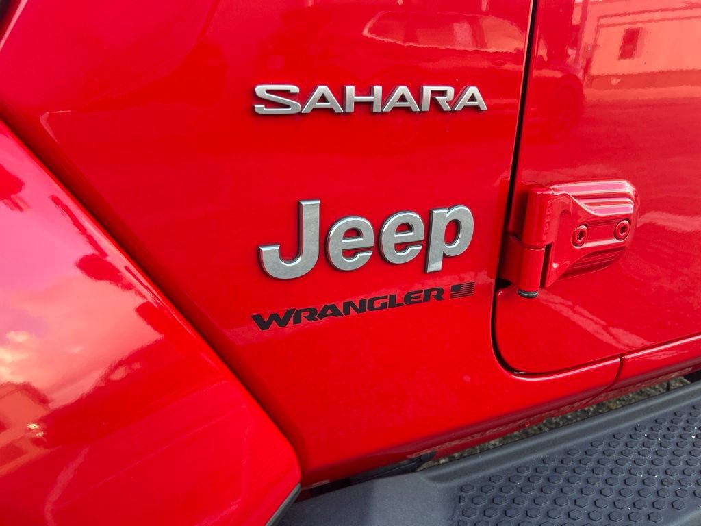 Used 2023 Jeep Wrangler Unlimited Sahara AWD/4WD image 19