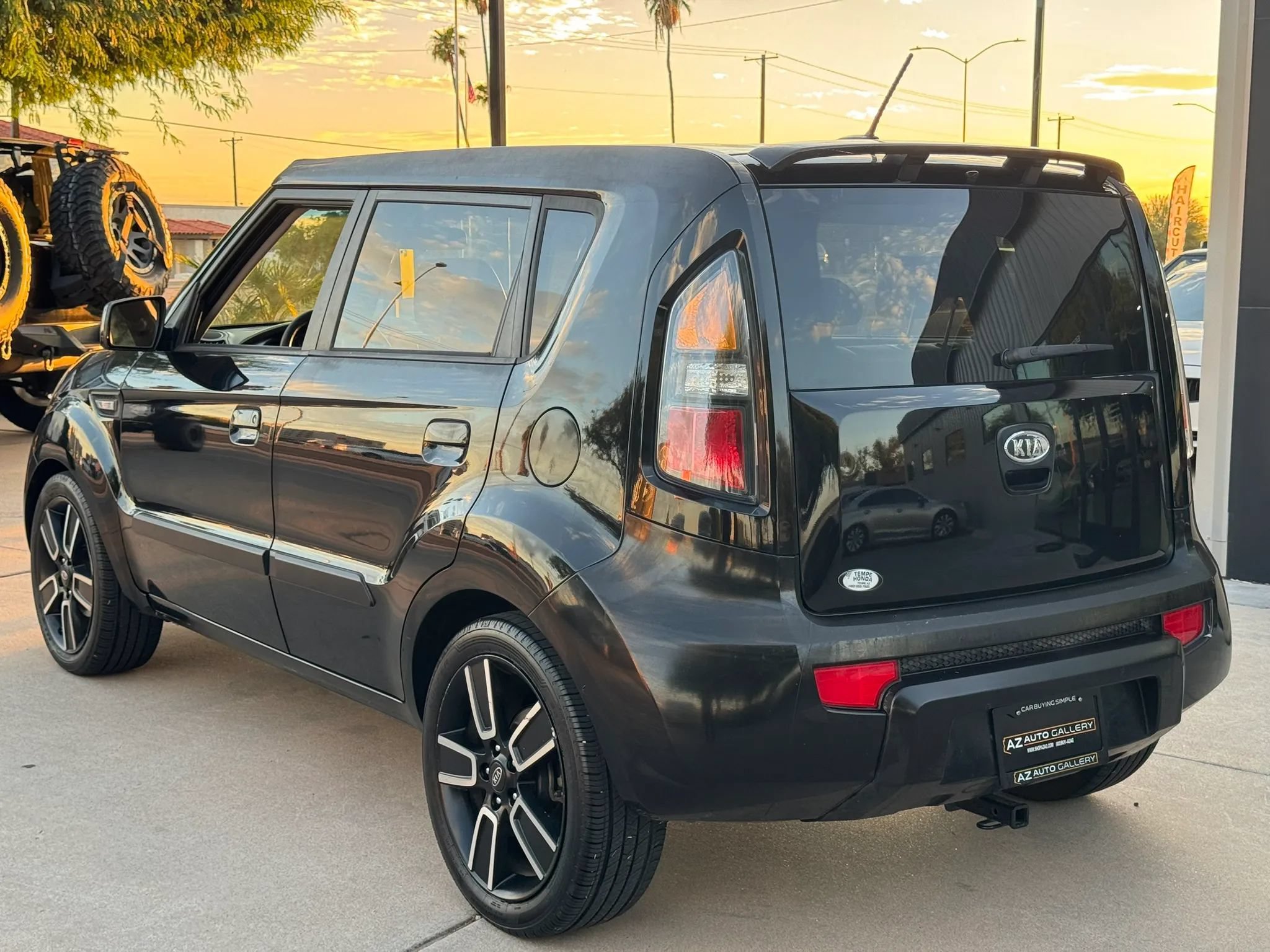 Used 2010 Kia Soul + FWD image 7