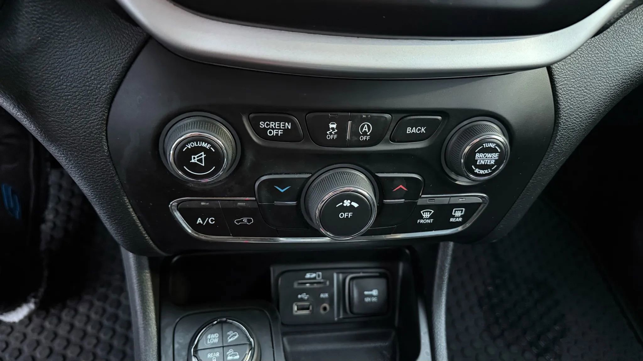 Used 2016 Jeep Cherokee Trailhawk image 20