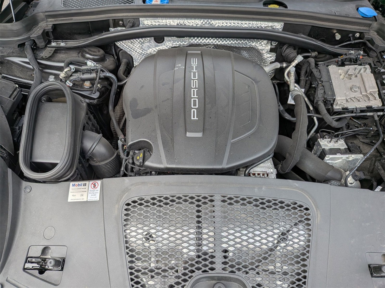 Used 2021 Porsche Macan image 43