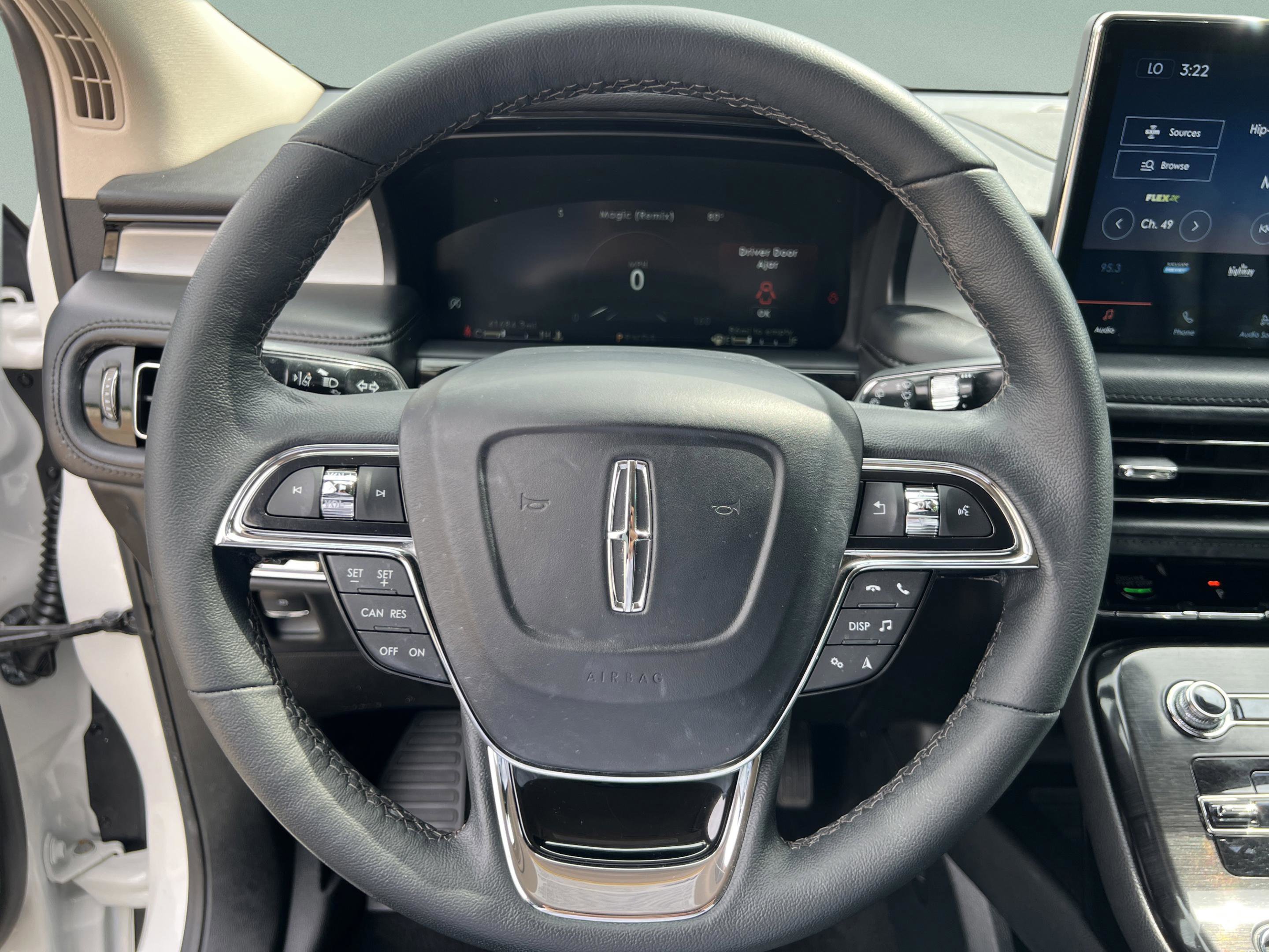Used 2023 Lincoln Nautilus FWD image 15