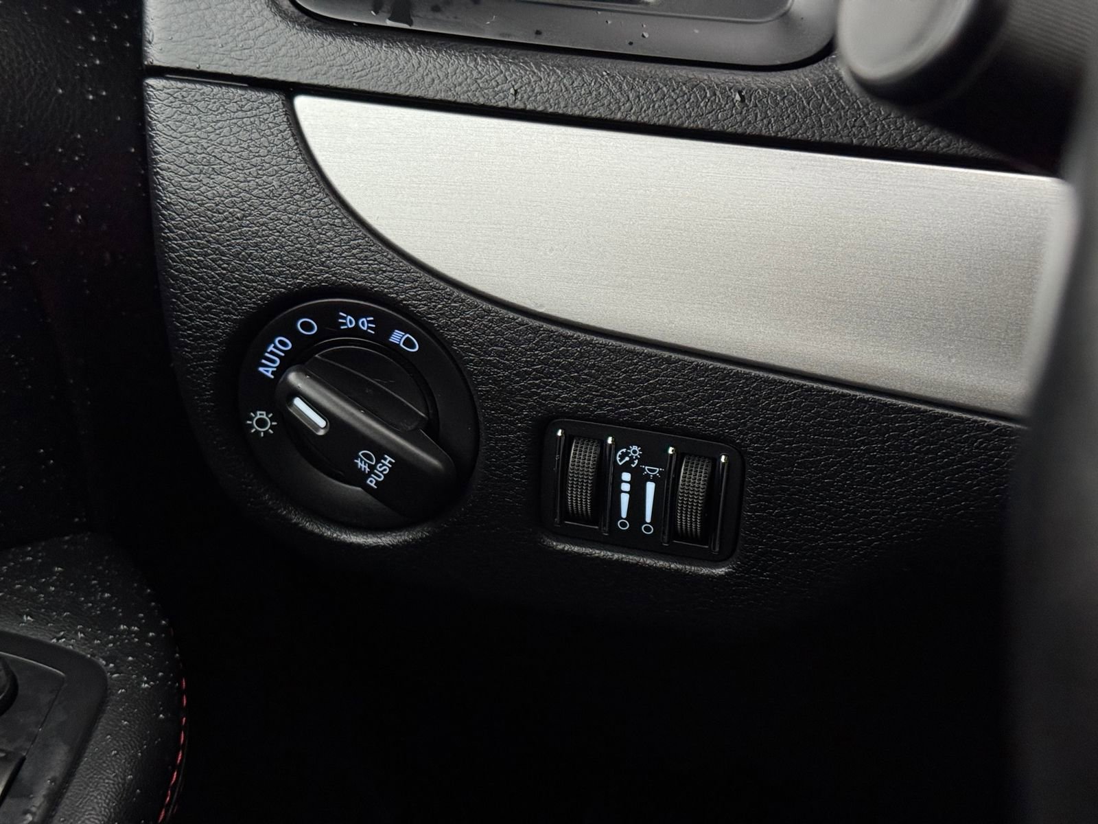 Used 2017 Dodge Grand Caravan GT image 29