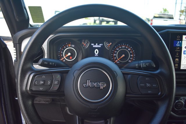Used 2025 Jeep Gladiator Sport AWD/4WD image 30