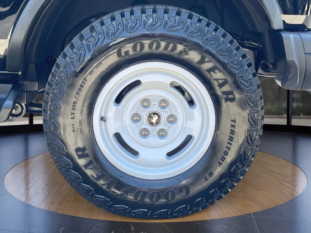 Certified 2026 Ford Bronco Heritage Edition AWD/4WD image 30