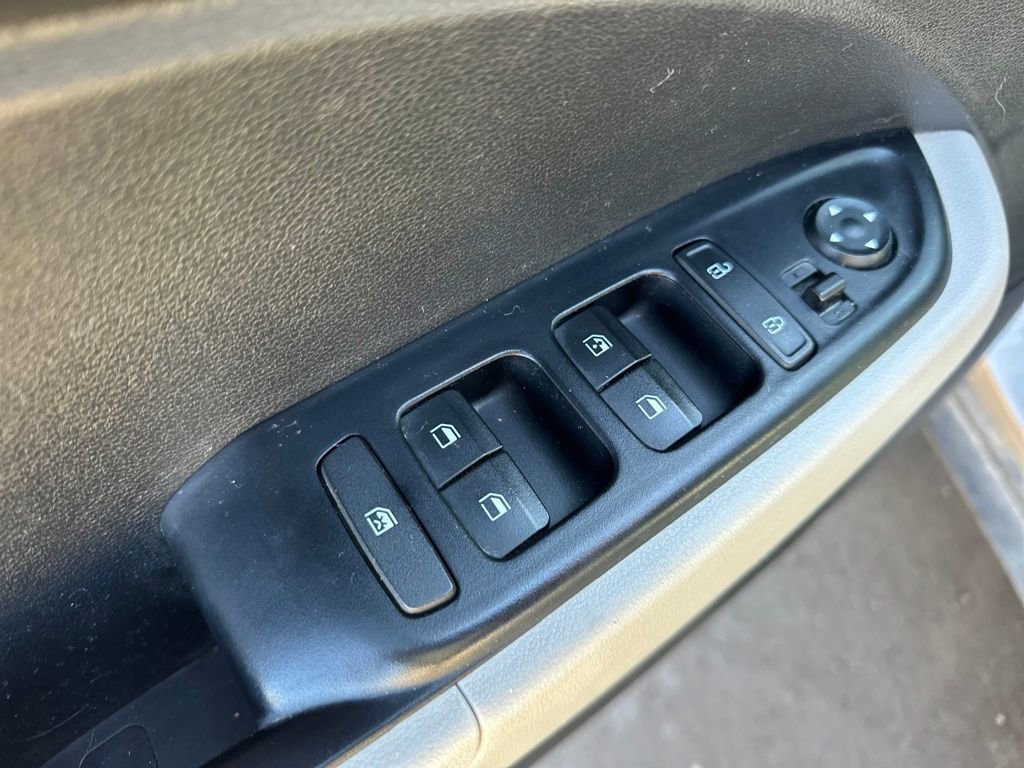 Used 2023 Hyundai Venue SEL image 10