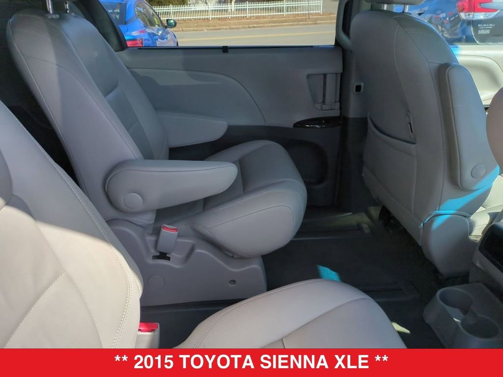 Used 2015 Toyota Sienna XLE w/ XLE Navigation Package image 38