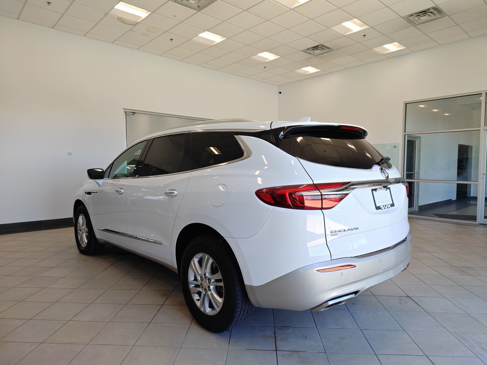 Used 2021 Buick Enclave Essence w/ Sound and Sites Package image 5