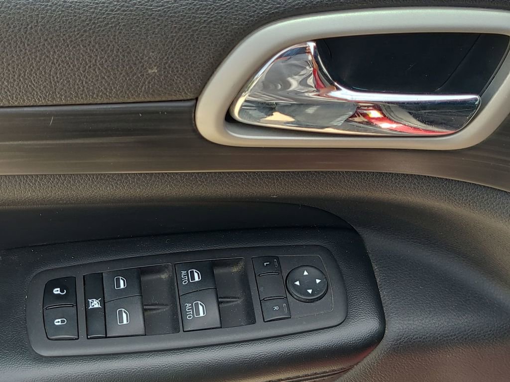 Used 2021 Jeep Grand Cherokee Laredo X RWD image 24