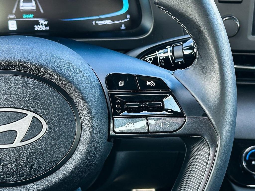 Used 2025 Hyundai Elantra Sport w/ Cargo Package image 22