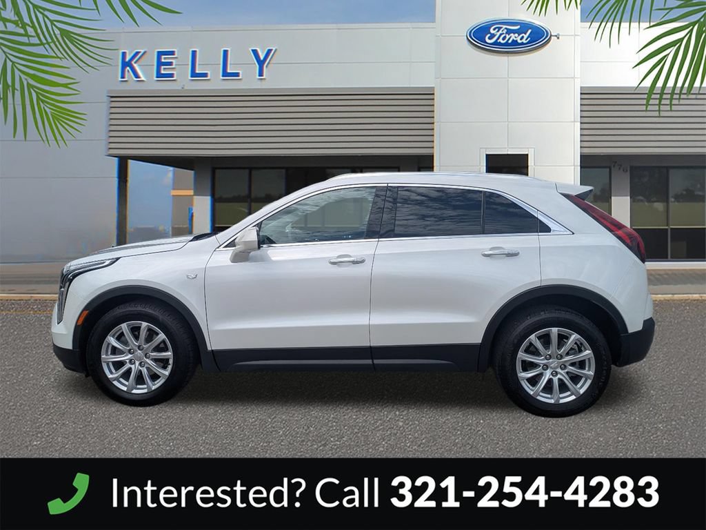 Used 2022 Cadillac XT4 Luxury w/ Cold Weather Package AWD/4WD image 9