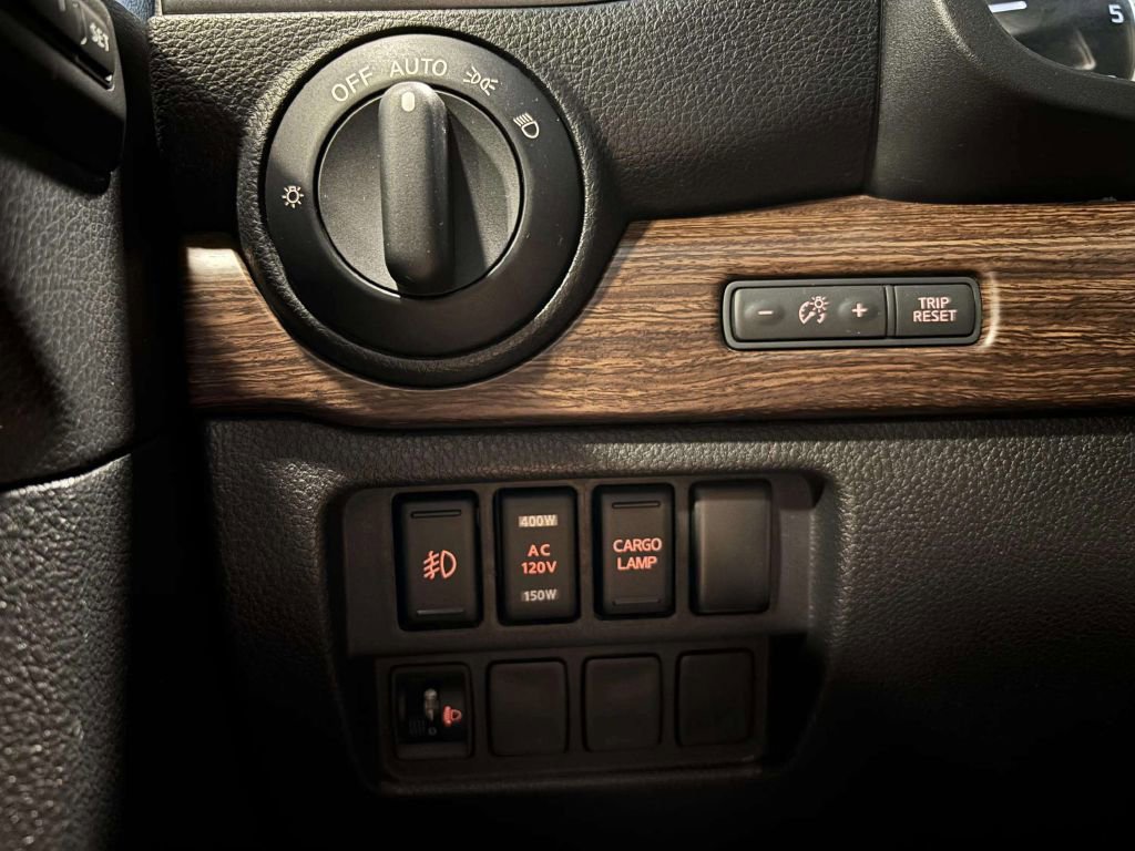 Used 2017 Nissan Titan Platinum Reserve AWD/4WD image 47