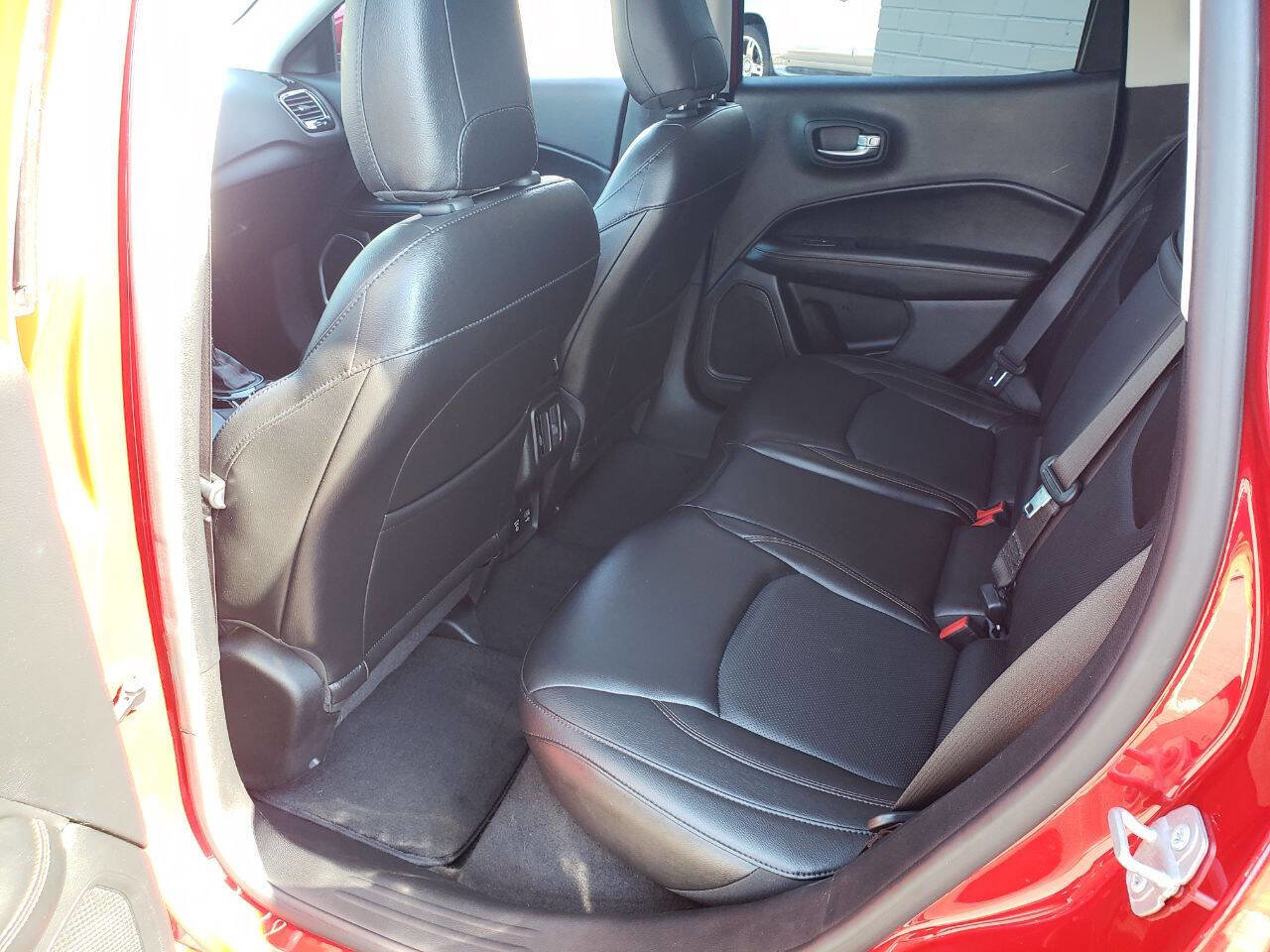 Used 2018 Jeep Compass Limited w/ Navigation Group image 12