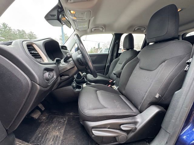 Used 2017 Jeep Renegade Latitude w/ Cold Weather Group AWD/4WD image 10