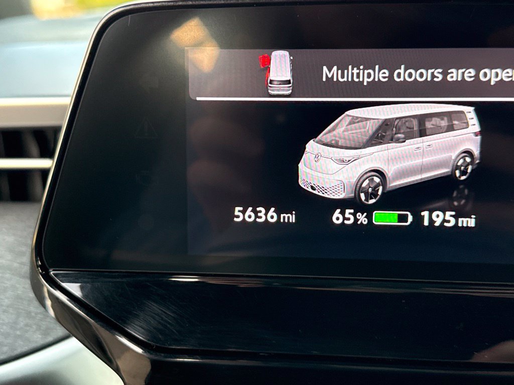Certified 2025 Volkswagen ID. Buzz Pro S Plus AWD/4WD image 16