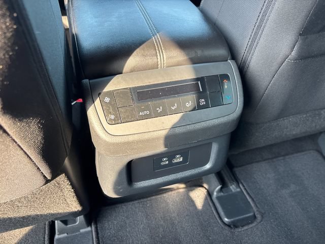 Used 2024 Nissan Pathfinder SV FWD image 14